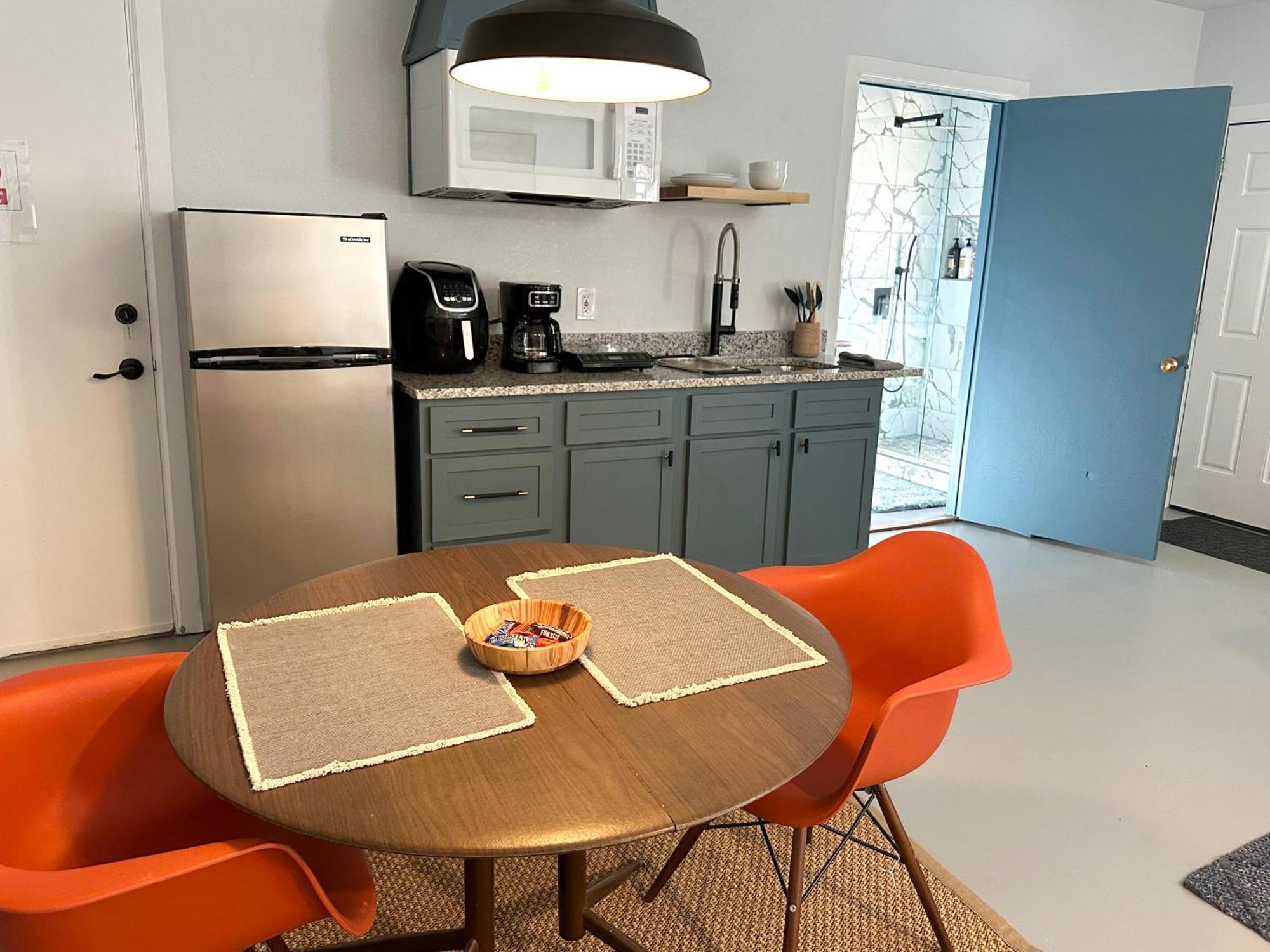 Modern Retreat Stylish & Spacious #mr Holiday home Oklahoma City