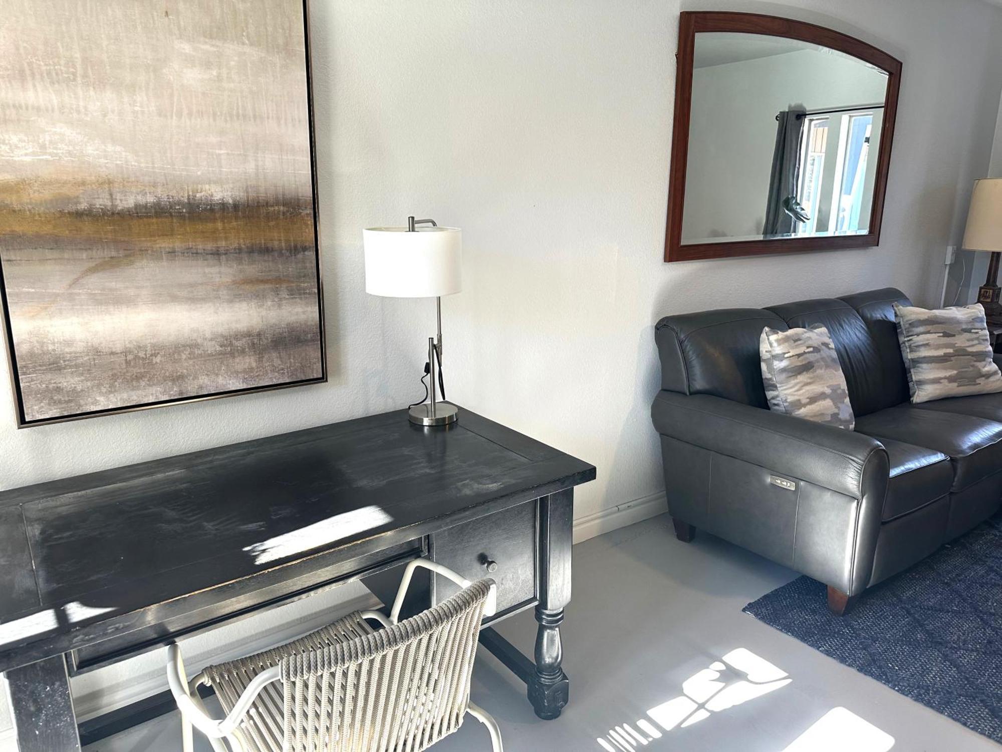 Holiday home Modern Retreat Stylish & Spacious #mr *